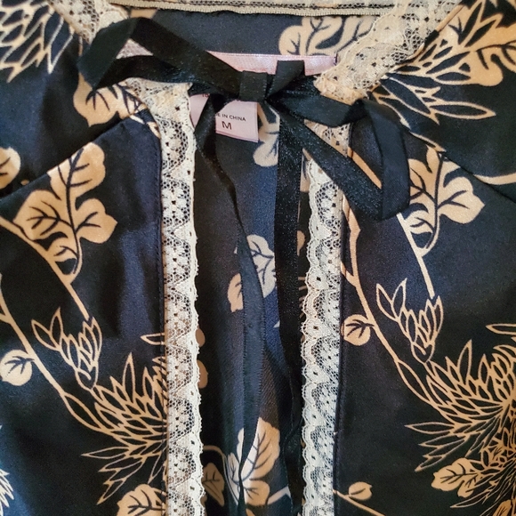 Victoria's Secret Negligee Black Tan Floral with Lace Open Front Ribbon Tie - Picture 2 of 5